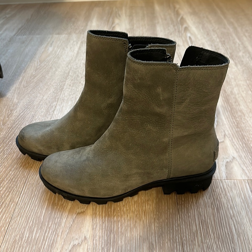 Sorel Waterproof Chelsea Boot EUC